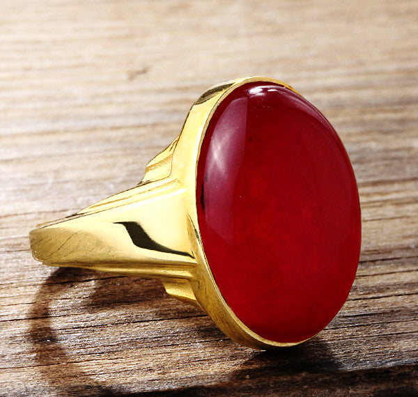 Men's Ring in 14k Yellow Gold with Natural Red Agate Stone