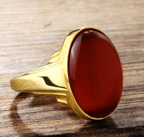 Men's Ring in 14k Yellow Gold with Natural Red Agate Stone