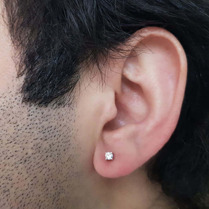 Natural Round Diamond stud
